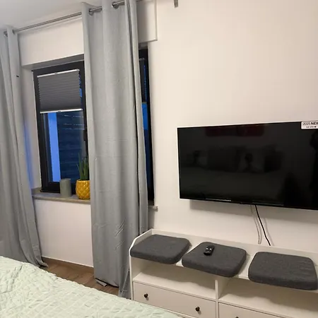 Q80 דירה
